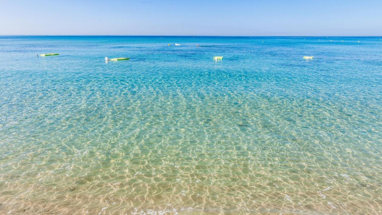 Hotel Beach Salento Marina Di Pescoluse Exterior photo